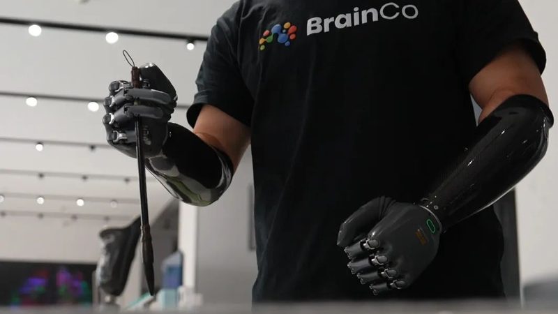 某深圳企业致力于打造智能工厂，通过以下措施实现项目高效能：